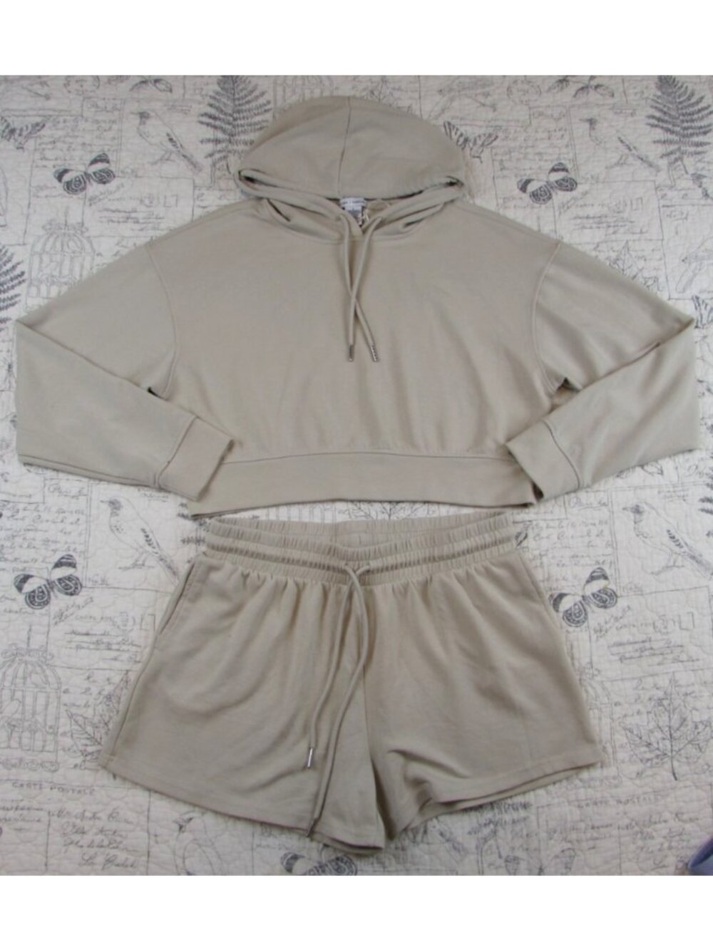 EUC Better Together Lounge Set Hoodie & Shorts athleisure soft stretchy cozy L - Picture 1 of 4